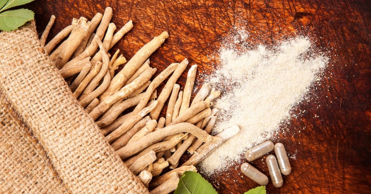 Ashwagandha Roots with Powder and Capsules