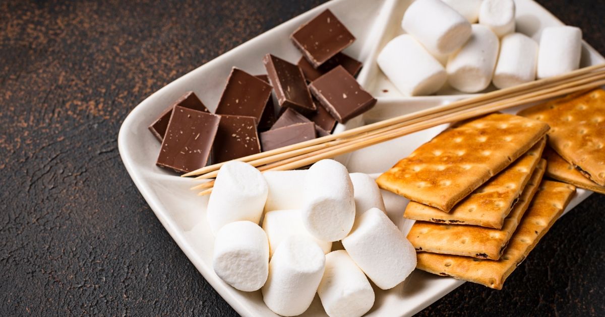 Ingredients of S'mores