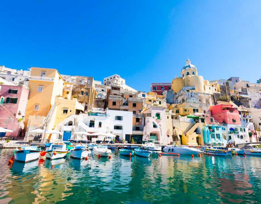 Napoli waterfront and colorful houses