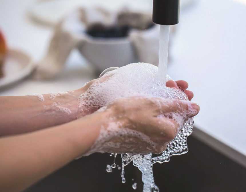 Person washing his hand