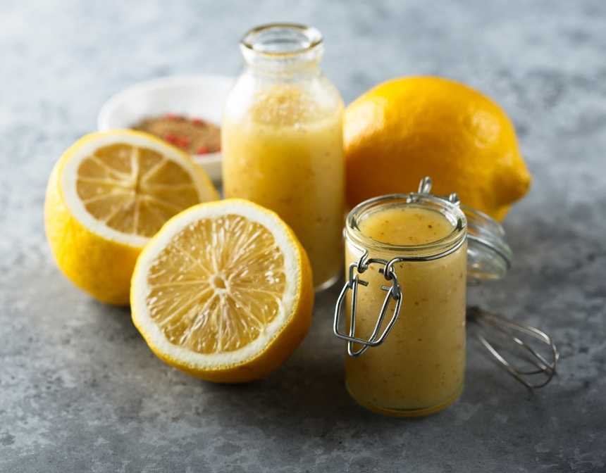 Salad dressing with lemons