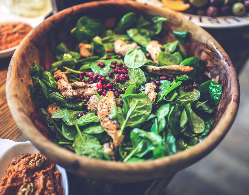 Spinach chicken salad with pomegranate